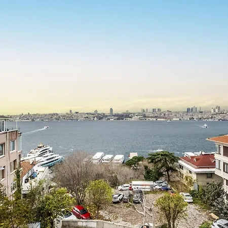 Flat With Sea View Near Uskudar Ferry Station Стамбул