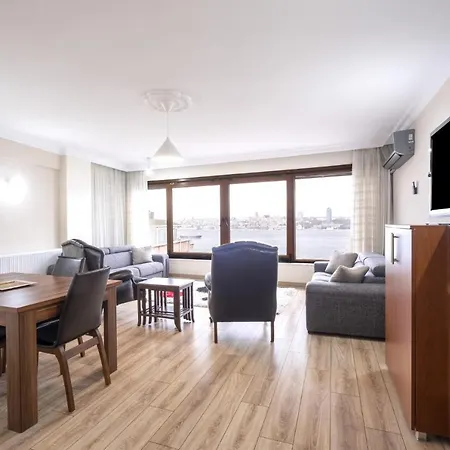 Flat With Sea View Near Uskudar Ferry Station Апартаменты