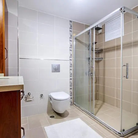 Flat With Sea View Near Uskudar Ferry Station Стамбул